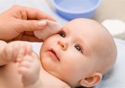 给宝宝洗脸竟有这么多讲究？！只有10%的妈妈洗对了···
