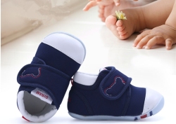 原创| 宝宝什么时候需要穿鞋，千万别听卖鞋的！