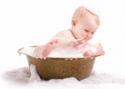 冬季宝宝易长湿疹 治疗关键是保湿