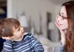 孩子学说话比同龄孩子要晚，家长需要特别注意吗？