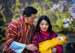 不丹王后生娃，正式荣升辣妈行列