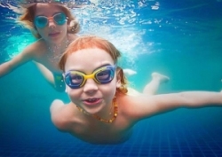让孩子学会游泳的好处有多少？真后悔没让孩子早点学